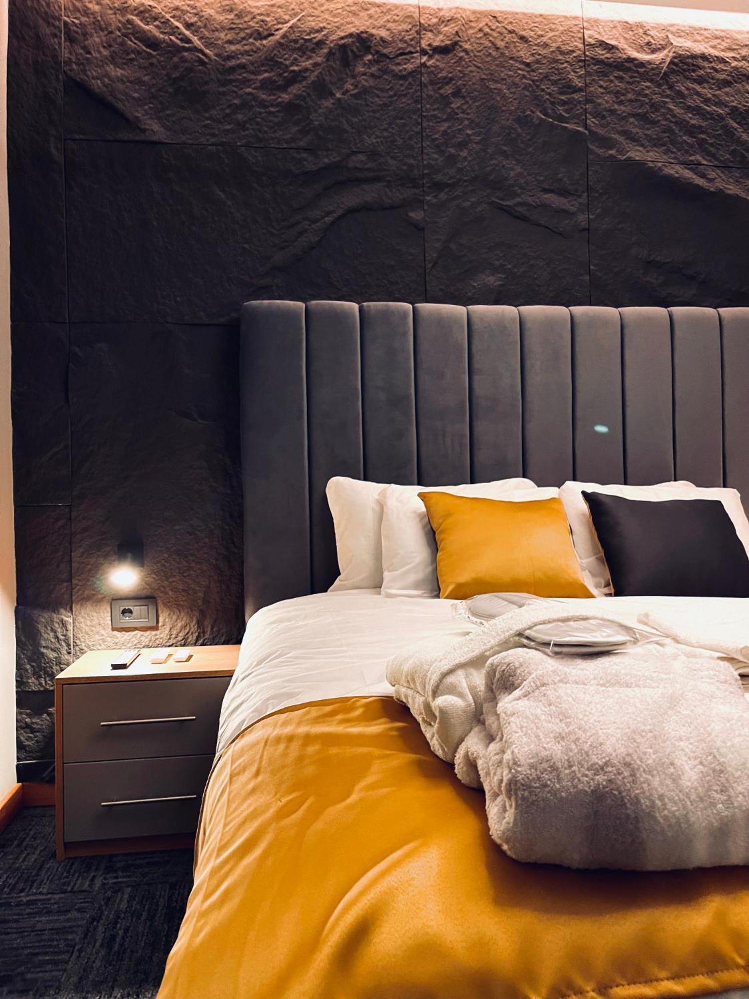 Mozaik Apartments & Spa - Modern 4-Star Apartments With Exclusive Private Spa Wellness In The City Center - Sauna, Jacuzzi, Turkish Bath - Free Parking, Wi-Fi - Rooms & Apartments Ćuprija Kültér fotó